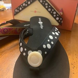 SwitchFlops black flip flops -new- with two straps